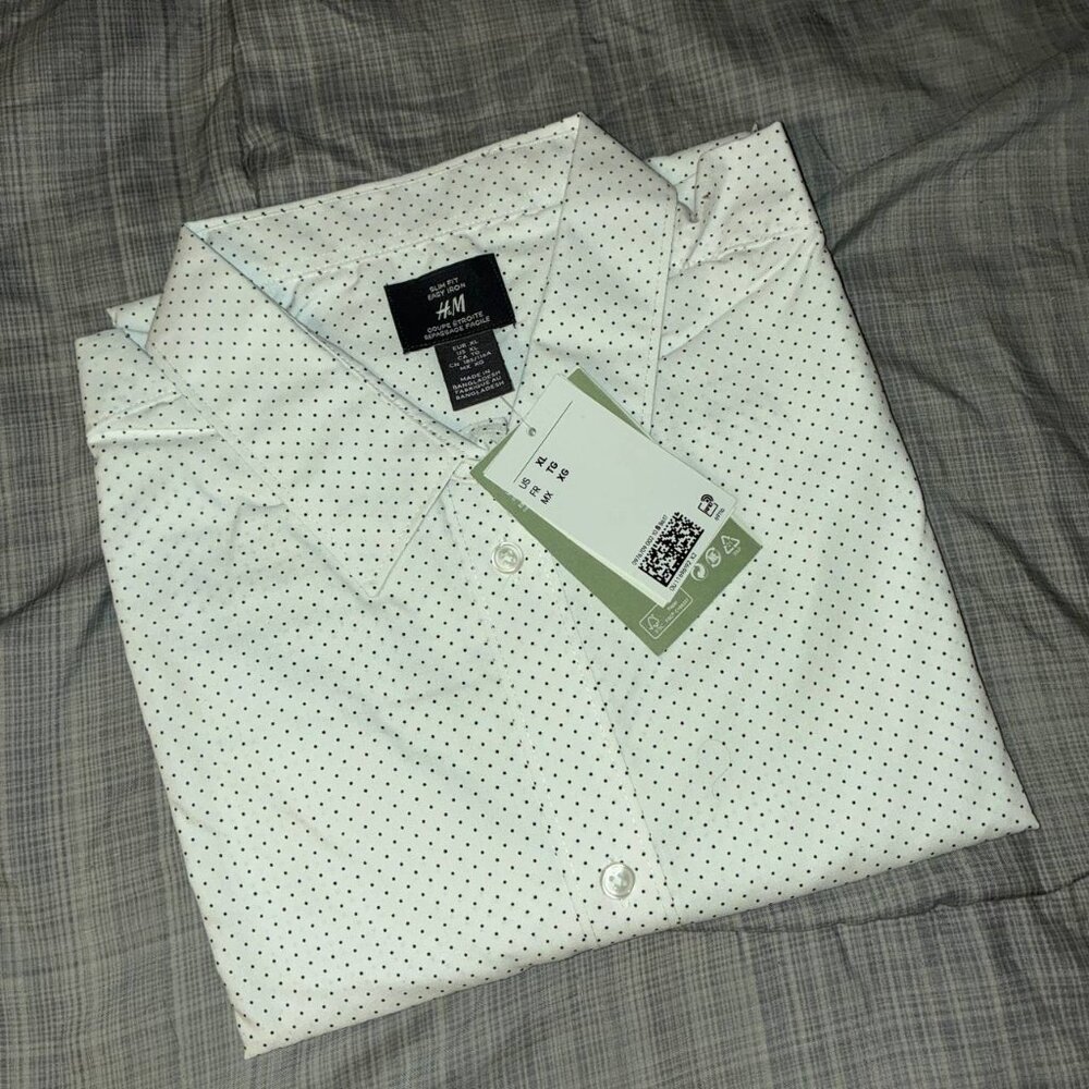 H&M Shirt Mens White Dots Slim Fit Easy Iron Long Sleeve Button Up - Size XL NEW